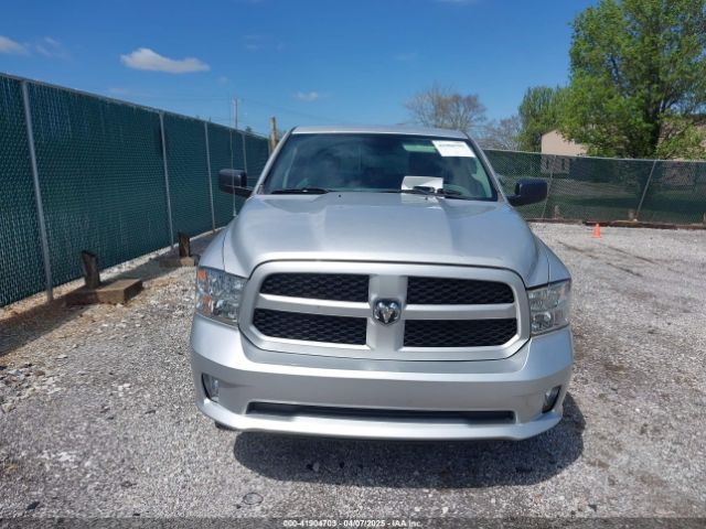 1C6RR7FG4JS147493 RAM 1500 Express  4x4 6'4 Box