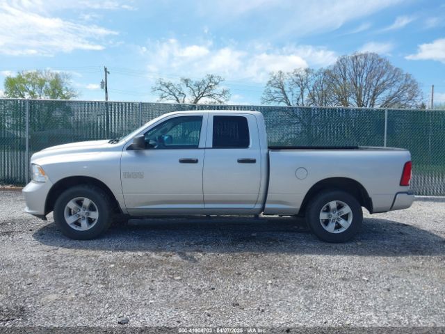 1C6RR7FG4JS147493 RAM 1500 Express  4x4 6'4 Box