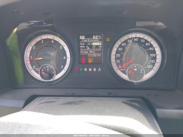 1C6RR7FG4JS147493 RAM 1500 Express  4x4 6'4 Box