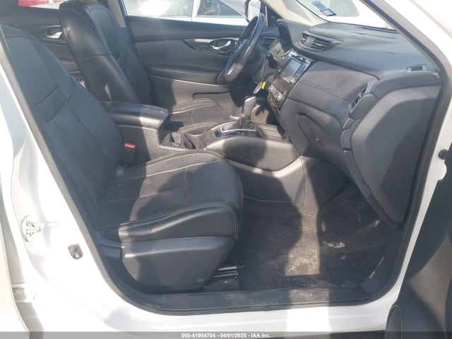 5N1AT2MT5HC864219 Nissan Rogue Sl