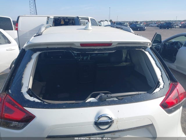 5N1AT2MT5HC864219 Nissan Rogue Sl