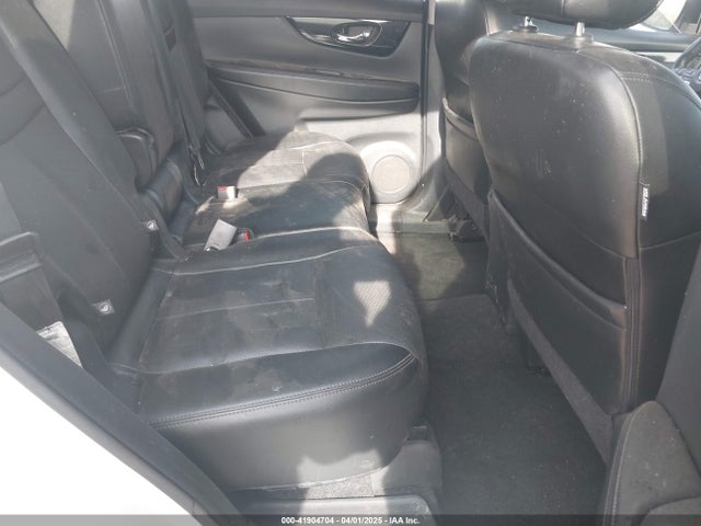 5N1AT2MT5HC864219 Nissan Rogue Sl