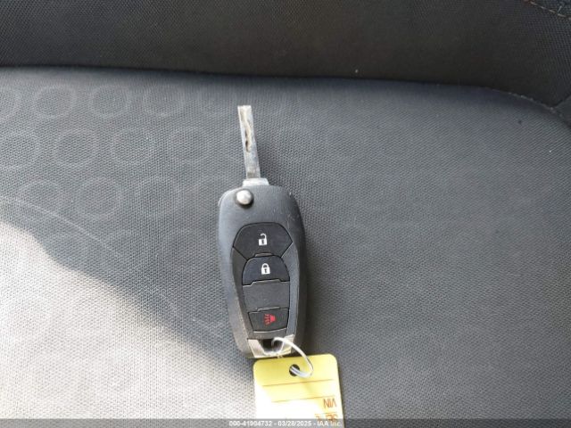 KL7CJKSB5LB049298 Chevrolet Trax Fwd Ls
