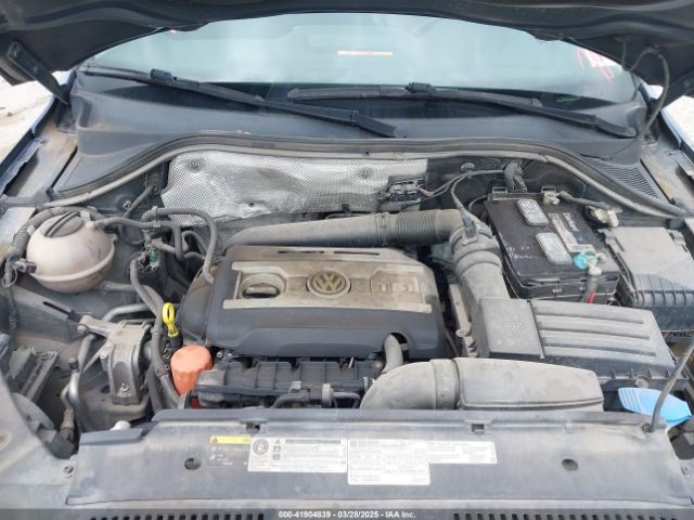 WVGAV7AXXFW587156 Volkswagen TIGUAN S