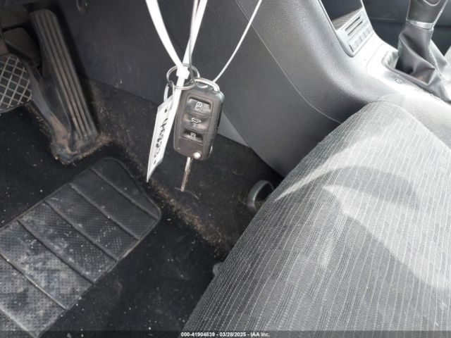 WVGAV7AXXFW587156 Volkswagen TIGUAN S