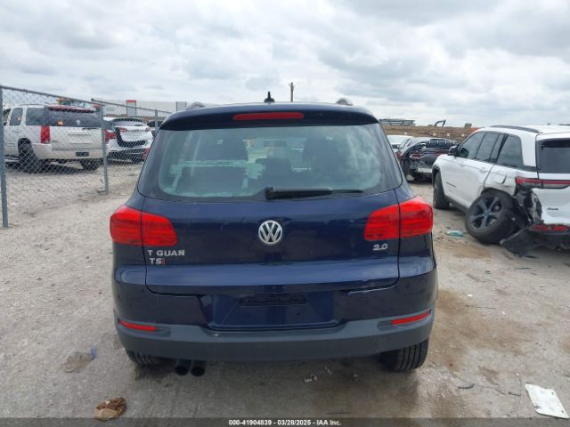 WVGAV7AXXFW587156 Volkswagen TIGUAN S