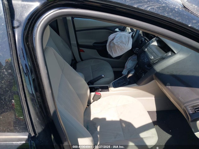 1FADP3K20JL326397 Ford FOCUS SE