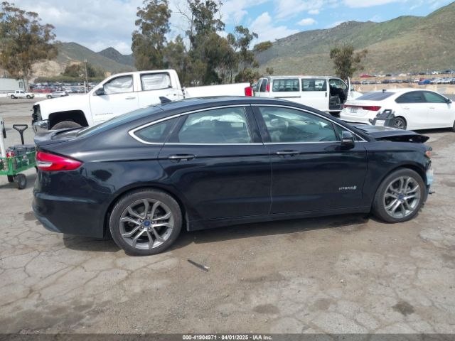 3FA6P0RU0KR116903 Ford Fusion Hybrid Titanium