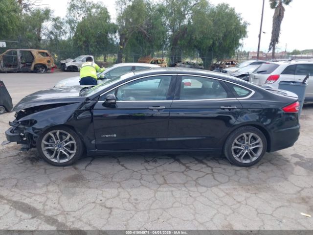 3FA6P0RU0KR116903 Ford Fusion Hybrid Titanium