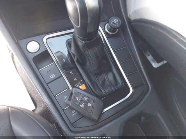 3VWEB7BU6LM037447 Volkswagen 1.4 tsi