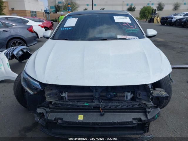 3VWEB7BU6LM037447 Volkswagen 1.4 tsi