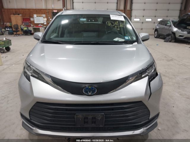 5TDKRKEC9MS043624 Toyota SIENNA LE