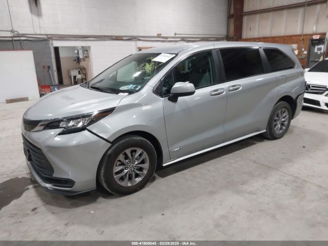 5TDKRKEC9MS043624 Toyota SIENNA LE