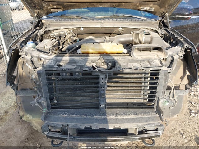 1FMJU1JTXKEA30678 Ford Expedition Xlt