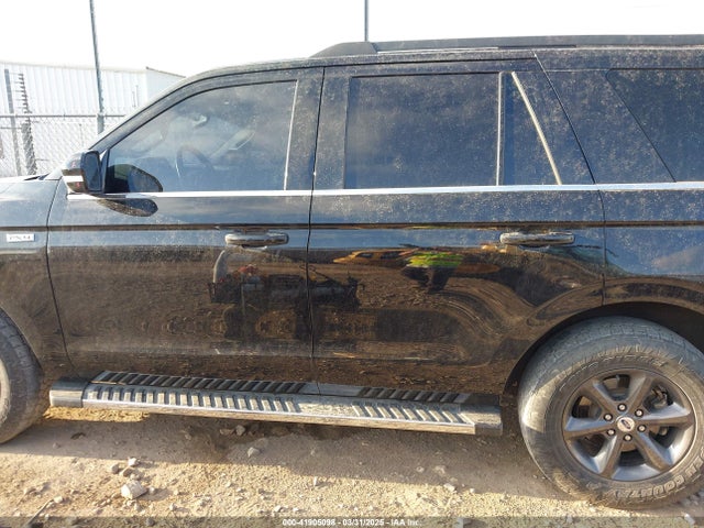 1FMJU1JTXKEA30678 Ford Expedition Xlt