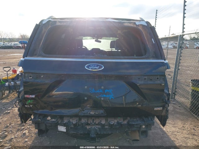 1FMJU1JTXKEA30678 Ford Expedition Xlt