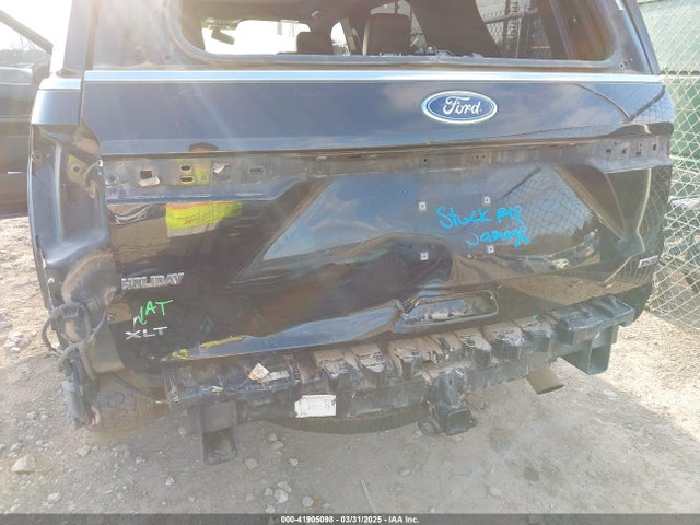1FMJU1JTXKEA30678 Ford Expedition Xlt