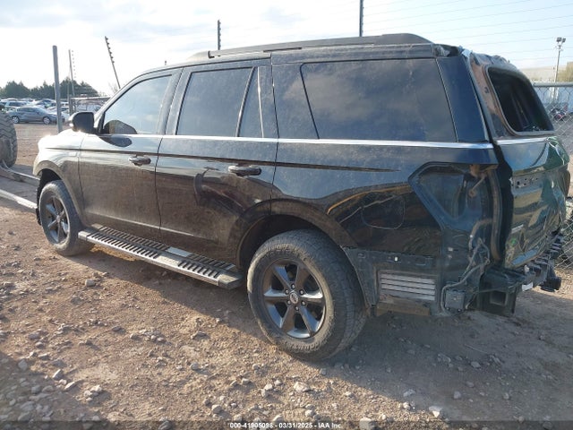 1FMJU1JTXKEA30678 Ford Expedition Xlt