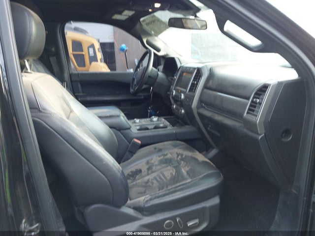 1FMJU1JTXKEA30678 Ford Expedition Xlt