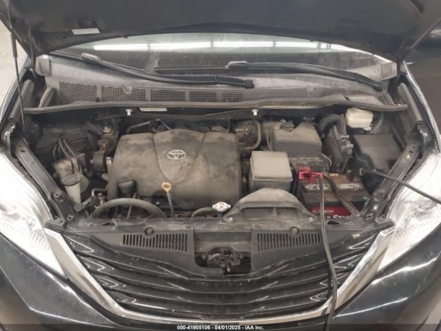 5TDJZ3DC2HS183619 Toyota Sienna Le 7 Passenger
