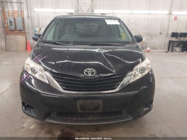5TDJZ3DC2HS183619 Toyota Sienna Le 7 Passenger