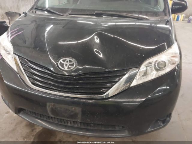 5TDJZ3DC2HS183619 Toyota Sienna Le 7 Passenger