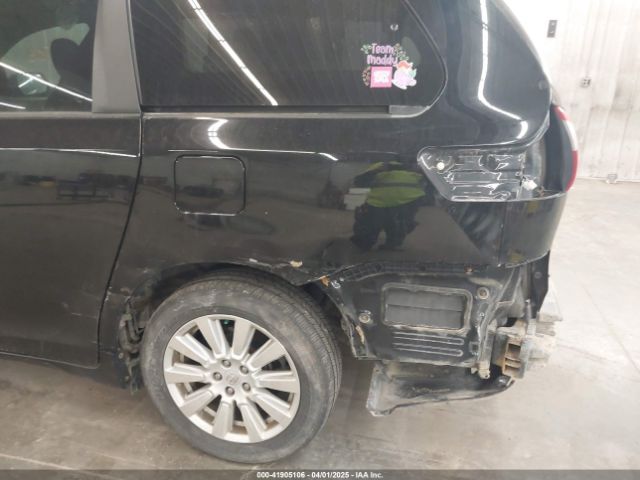 5TDJZ3DC2HS183619 Toyota Sienna Le 7 Passenger