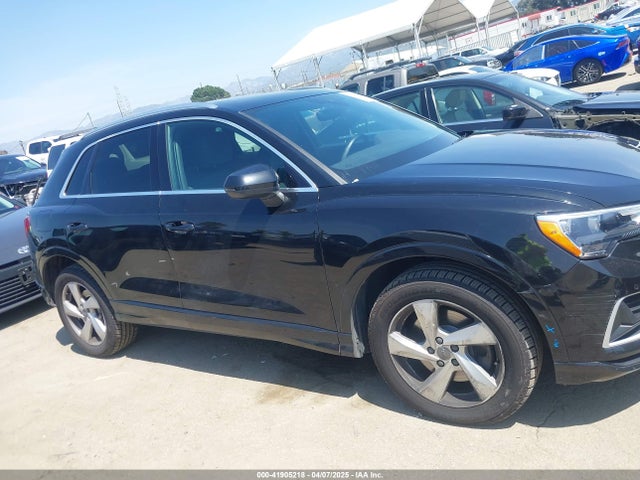 WA1AECF33K1086047 Audi Q3 2.0t Premium