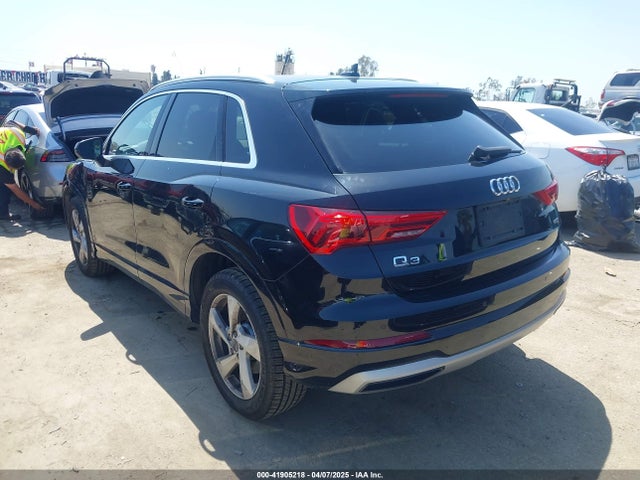 WA1AECF33K1086047 Audi Q3 2.0t Premium