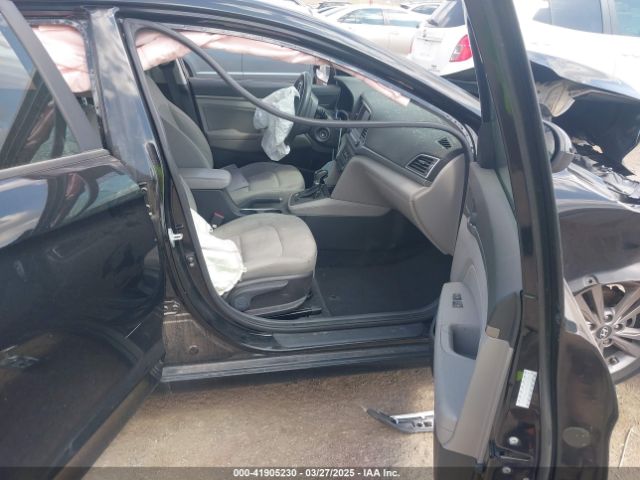 KMHD84LF1HU075727 Hyundai ELANTRA SE