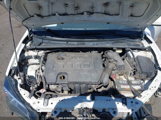 5YFBURHE4JP753037 Toyota COROLLA LE