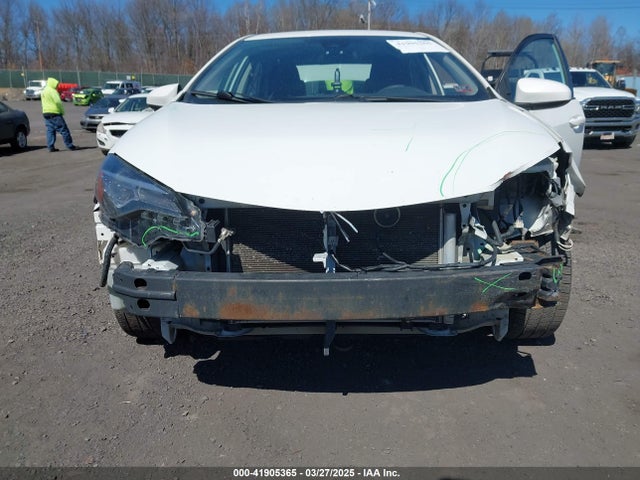 5YFBURHE4JP753037 Toyota COROLLA LE