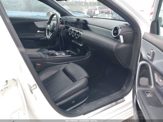 WDD3G4FB4KW024431 Mercedes-Benz A 220 4matic
