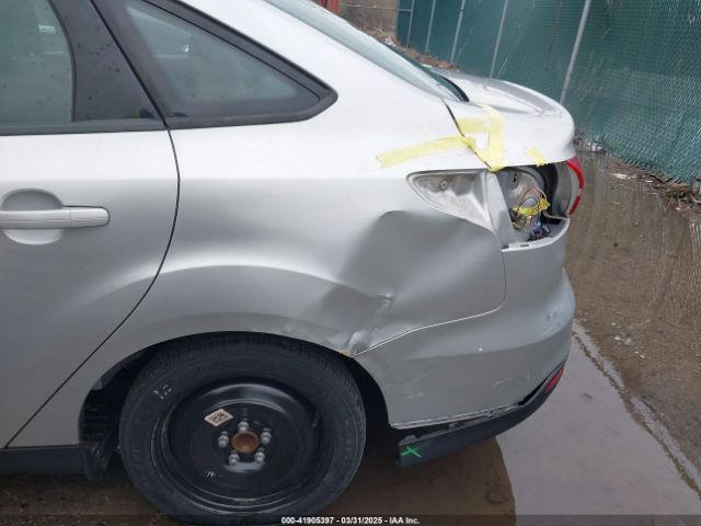 1FADP3F28GL386303 Ford FOCUS SE
