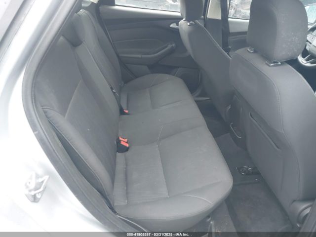 1FADP3F28GL386303 Ford FOCUS SE