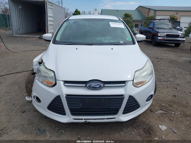 1FADP3K22EL251661 Ford FOCUS SE