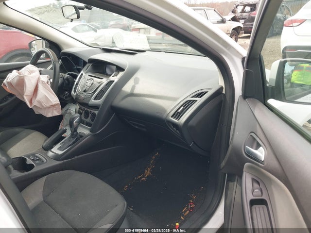 1FADP3K22EL251661 Ford FOCUS SE