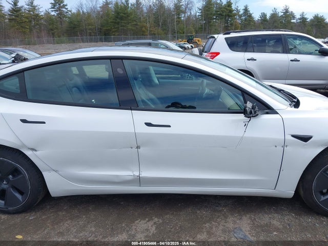 Tesla Model 3 Rear-wheel Drive 2022 5YJ3E1EA9NF101519 Image 13