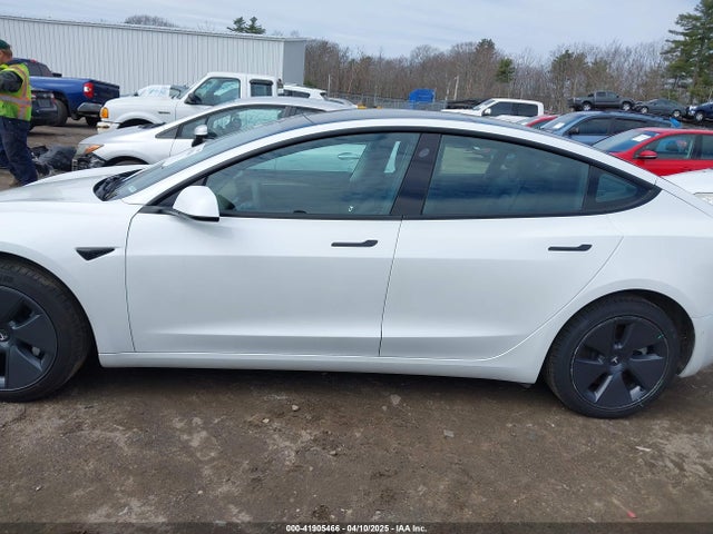 Tesla Model 3 Rear-wheel Drive 2022 5YJ3E1EA9NF101519 Image 14