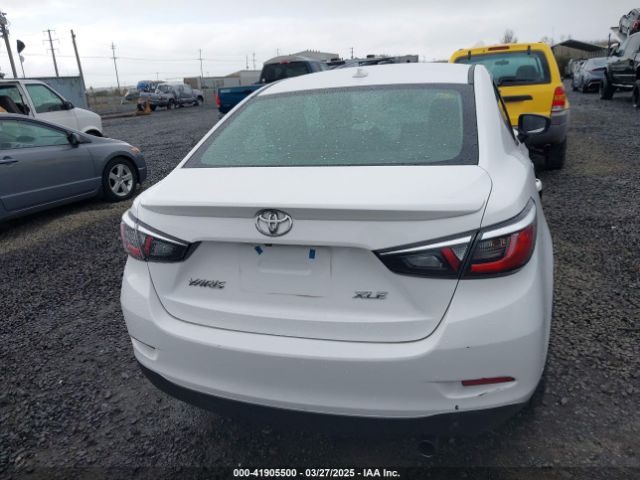 3MYDLBYV5KY506616 Toyota Yaris Xle