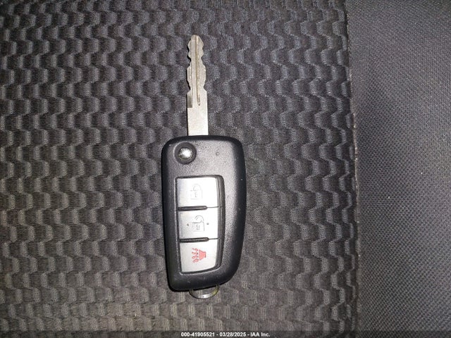 JN1BJ1CR5JW202453 Nissan Rogue Sport S