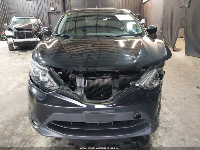 JN1BJ1CR5JW202453 Nissan Rogue Sport S