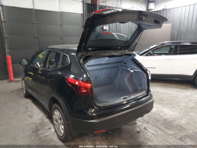JN1BJ1CR5JW202453 Nissan Rogue Sport S