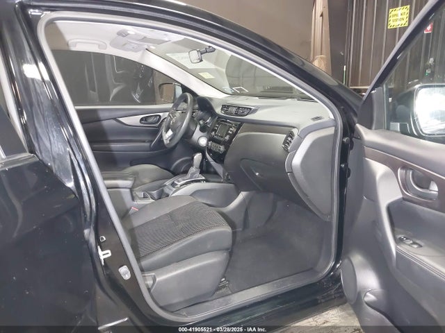 JN1BJ1CR5JW202453 Nissan Rogue Sport S