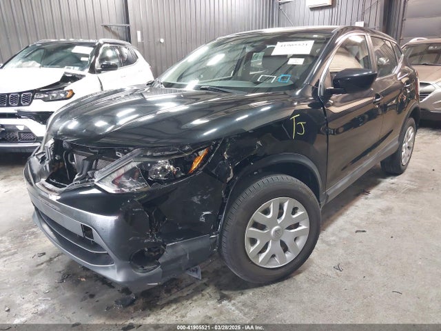 JN1BJ1CR5JW202453 Nissan Rogue Sport S