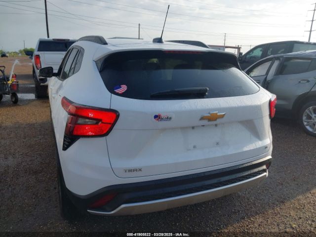 2025 CHEVROLET TRAX KL77LHEP9SC164825 Photo 2