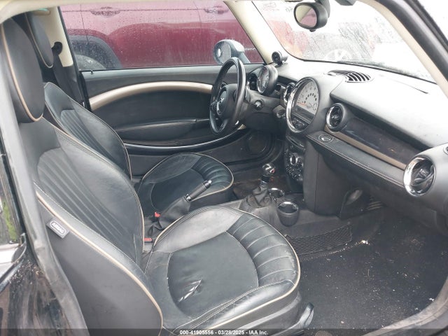 2013 MINI CLUBMAN WMWZG3C58DT576609 Photo 4
