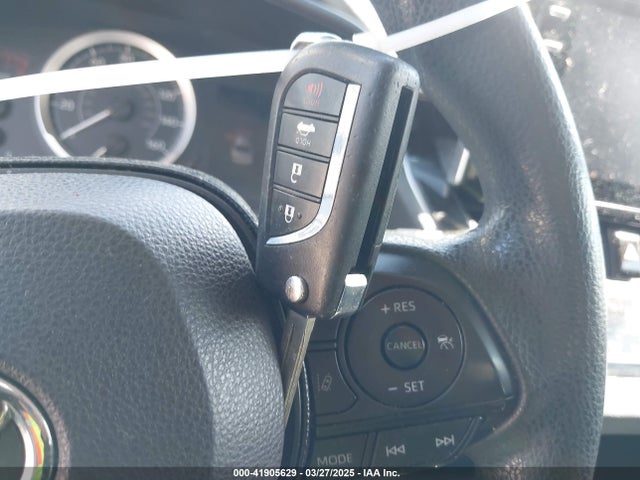 JTDEPRAE5LJ040539 Toyota COROLLA LE