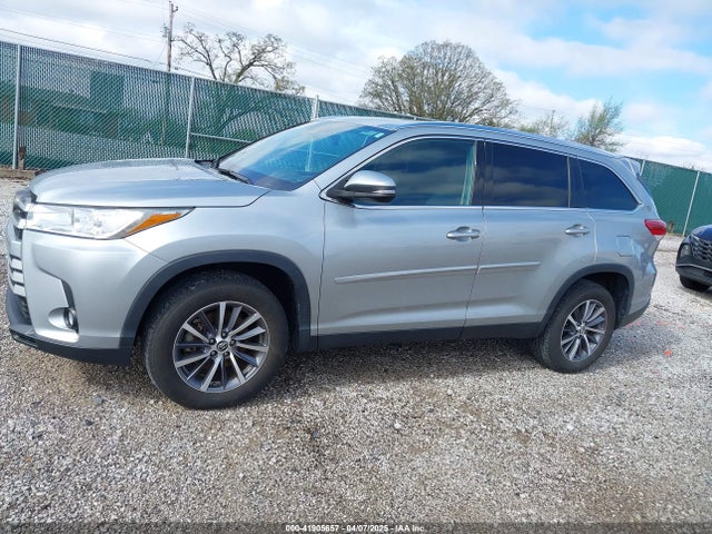 5TDKZRFH1KS556785 Toyota Highlander Xle
