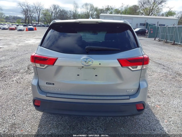5TDKZRFH1KS556785 Toyota Highlander Xle